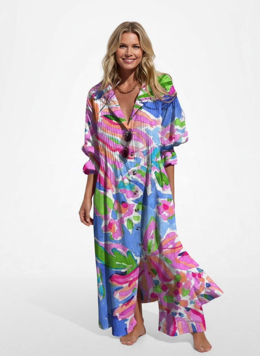 Full body view of the model wearing Robe maxi bohème à col en V femme