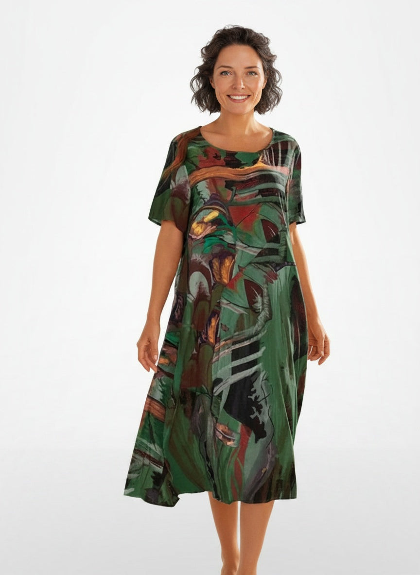 Full body view of the model wearing Robe d'été imprimée femme