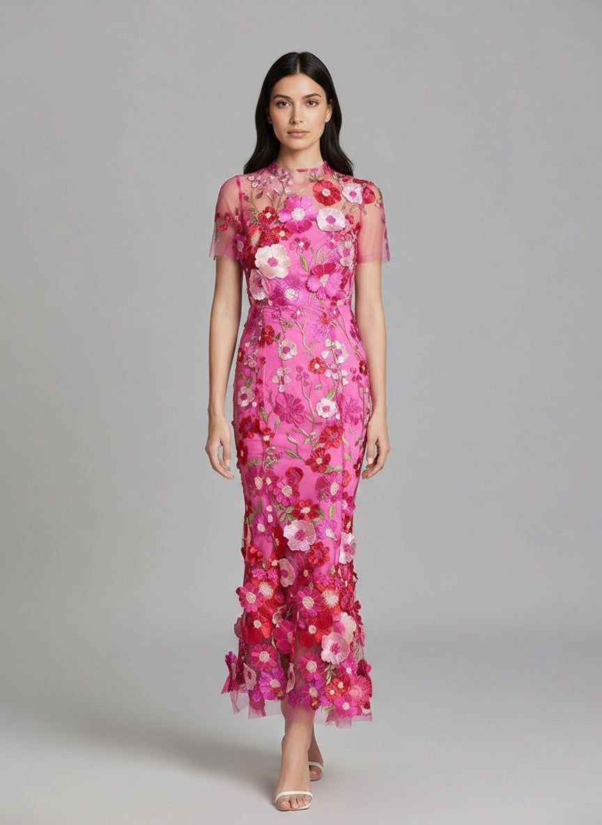Full body view of the model wearing Robe maxi sans manches femme