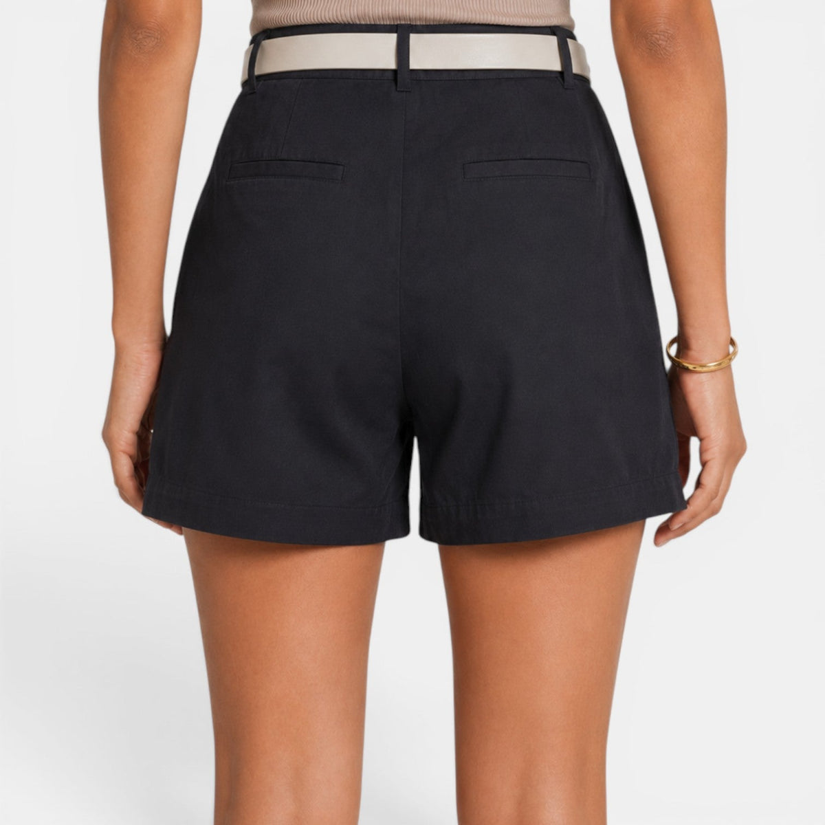 Short élégant femme taille haute