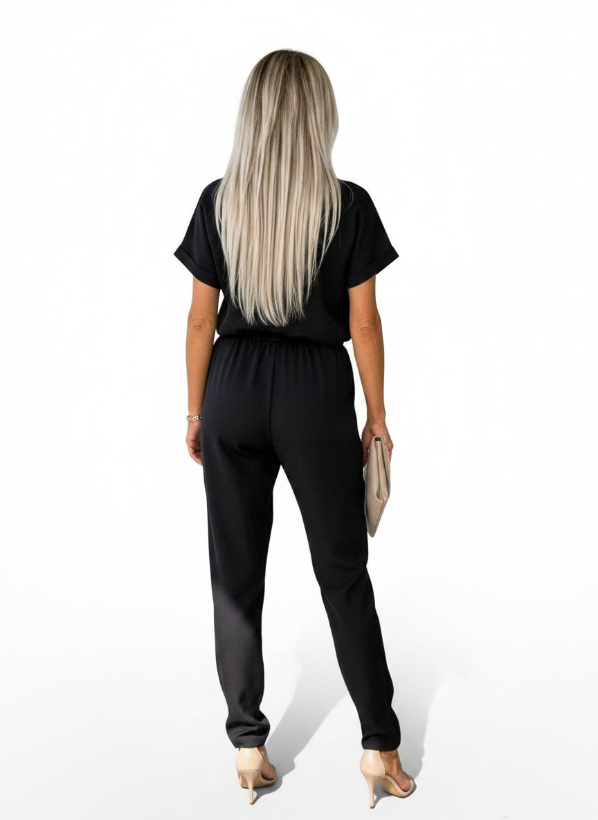 Back pose of the model wearing Combinaison élégante femme