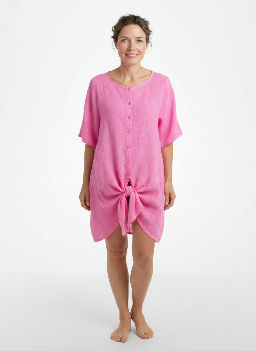 Full body view of the model wearing Blouse d'été légère femme