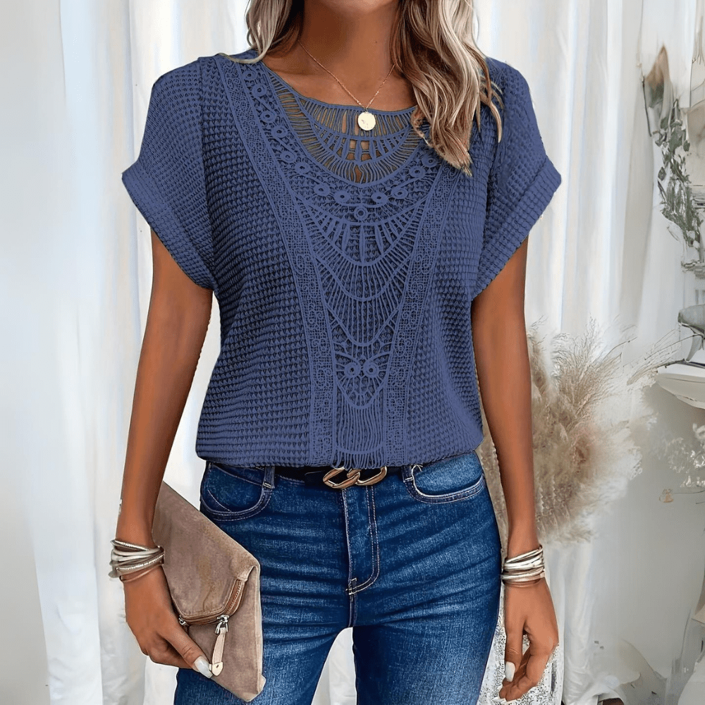 Blouse femme en dentelle légère et élégante