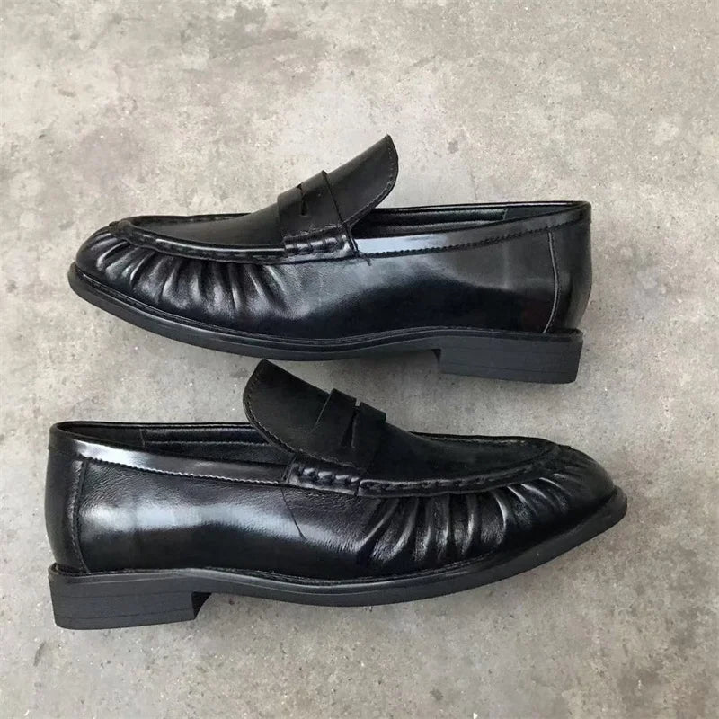 Mocassins femme effet daim à bride et détails plissés 4