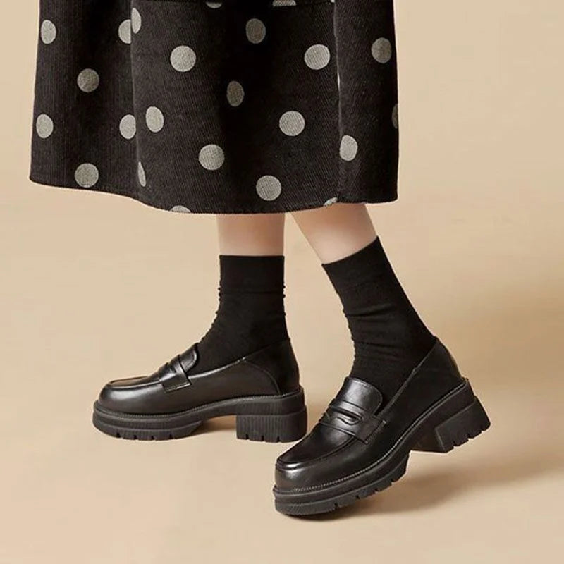 Mocassins femme à plateforme crantée et bride 3