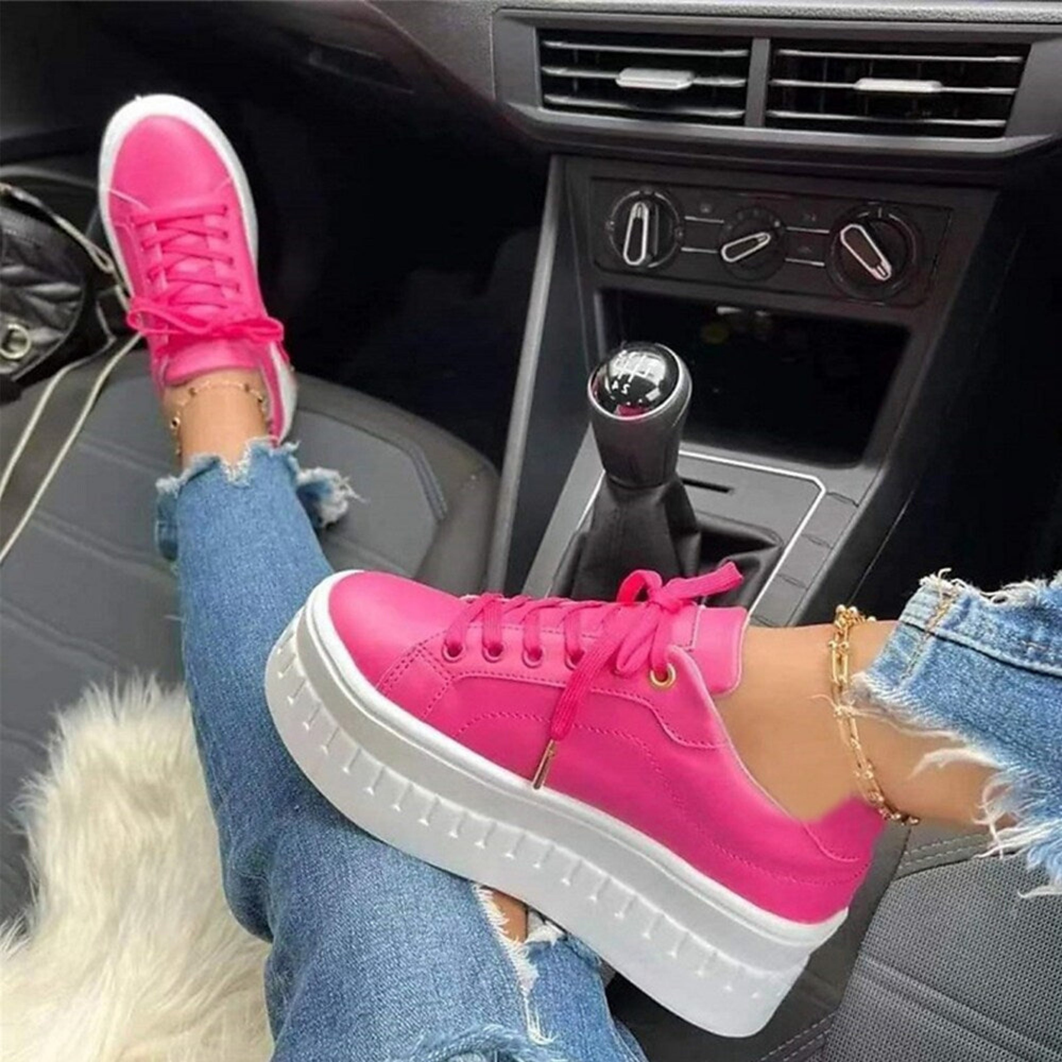 Baskets chunky femme à plateforme avec semelle épaisse, lacets et design moderne 4