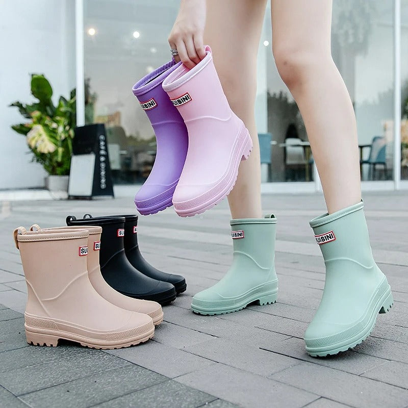 Bottines de pluie femme imperméables à enfiler avec semelle crantée et bout rond 8