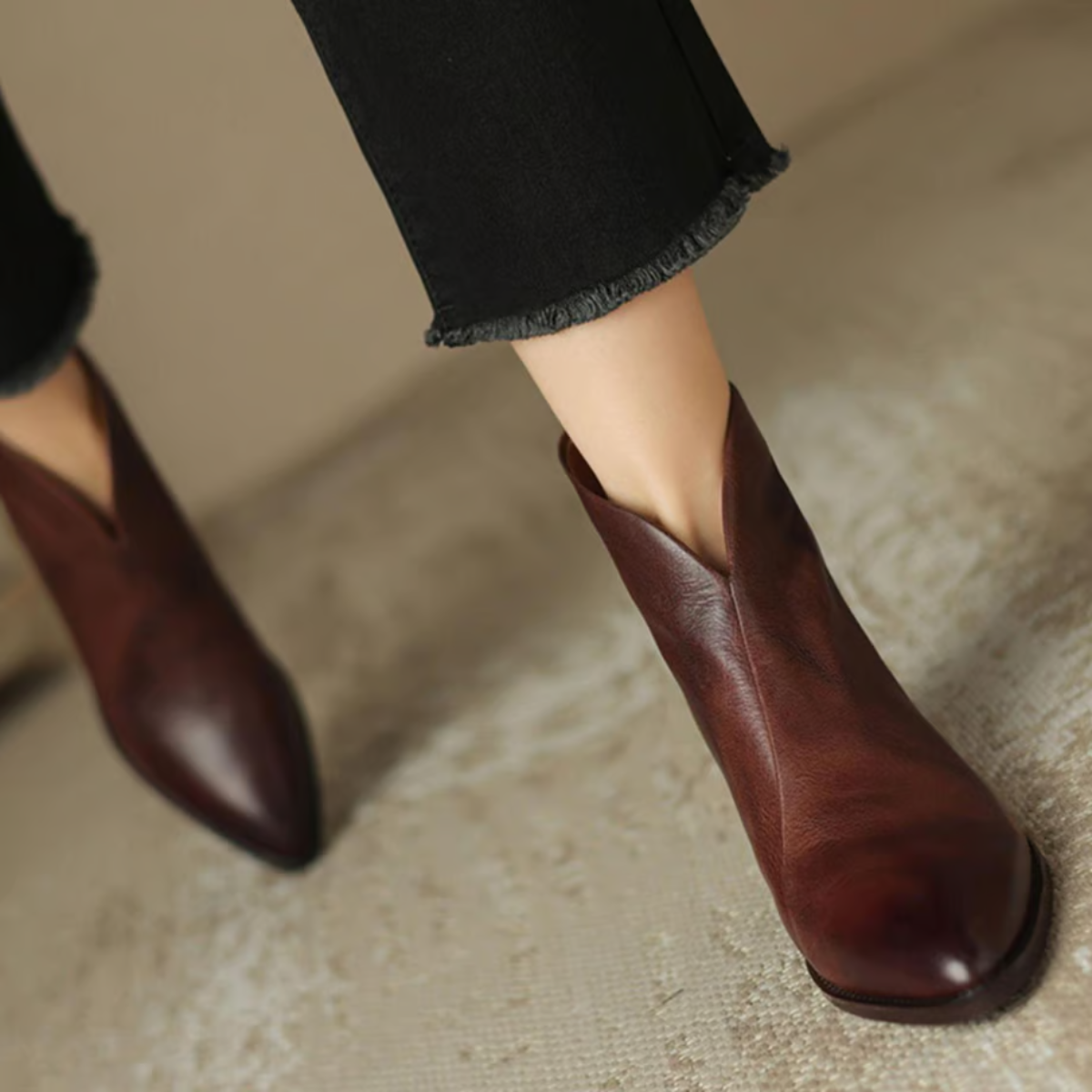 Bottines femme à talon carré bas et bout pointu avec fermeture éclair arrière 5