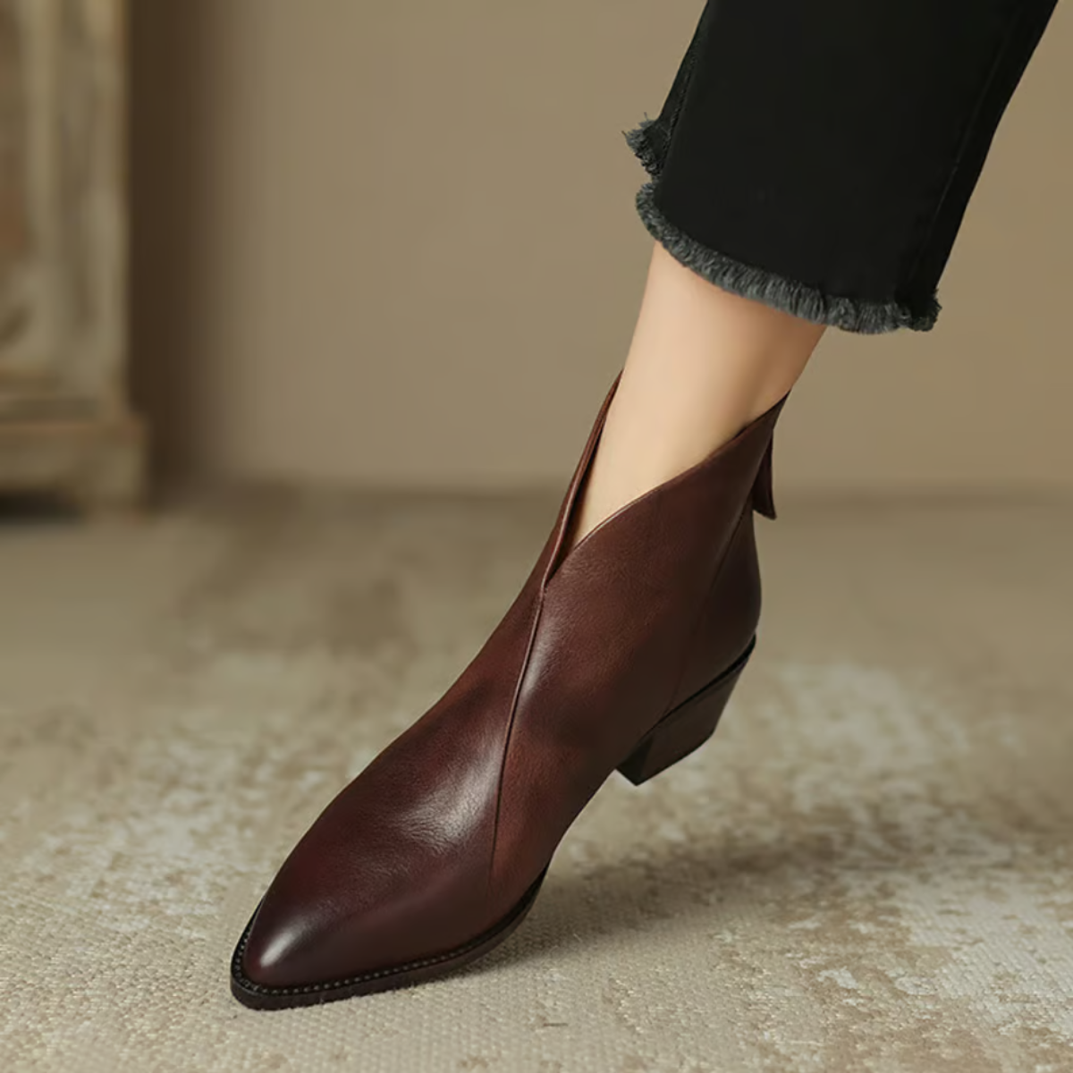 Bottines femme à talon carré bas et bout pointu avec fermeture éclair arrière 6