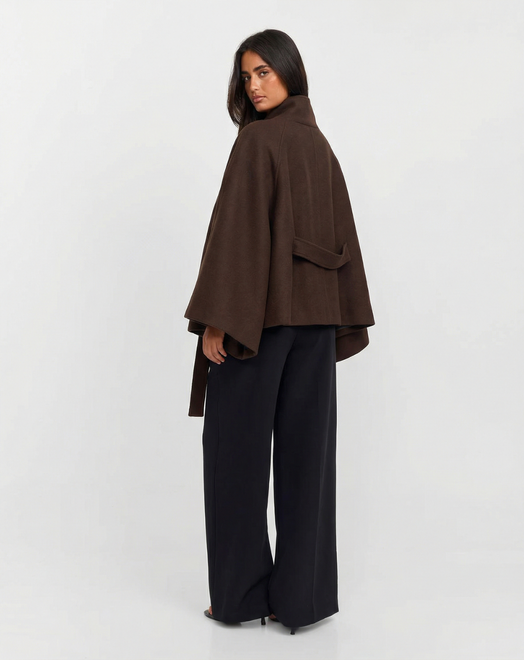 Cape femme en laine à col montant et ceinture 3