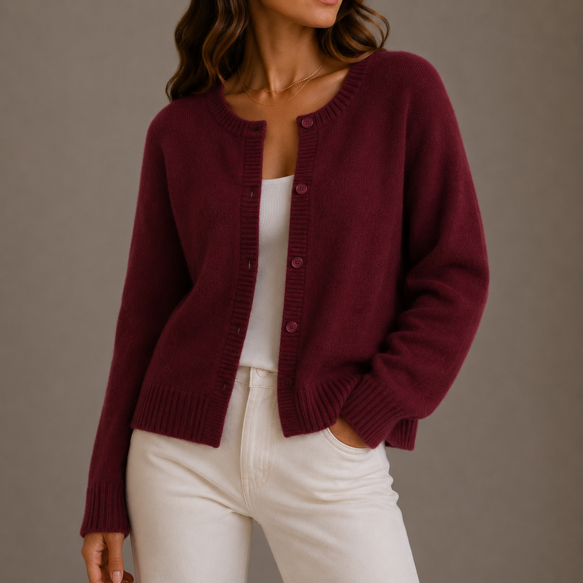 Cardigan femme en maille à col rond boutonné 7