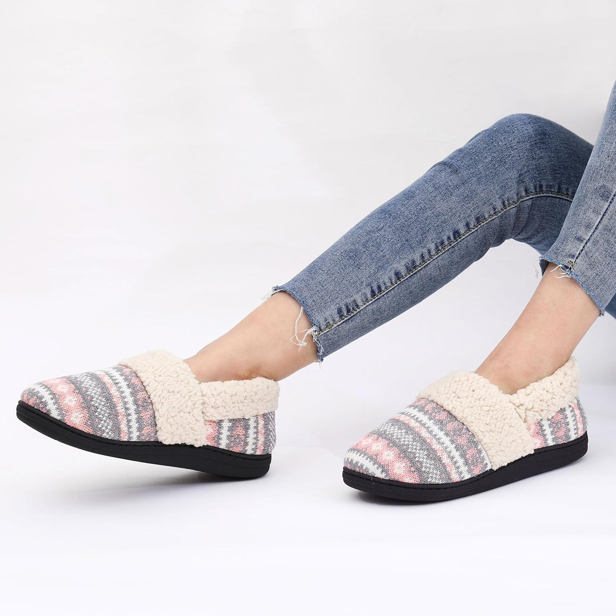 Chaussons femme en maille jacquard à col fourré semelle robuste 12