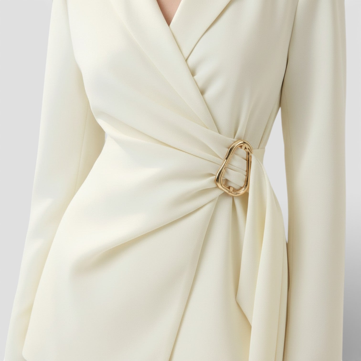 Ensemble tailleur femme, blazer à lacets chic et moderne