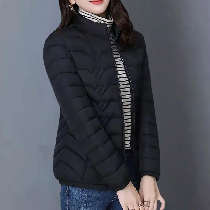 Doudoune femme courte à col montant coupe droite légère 5