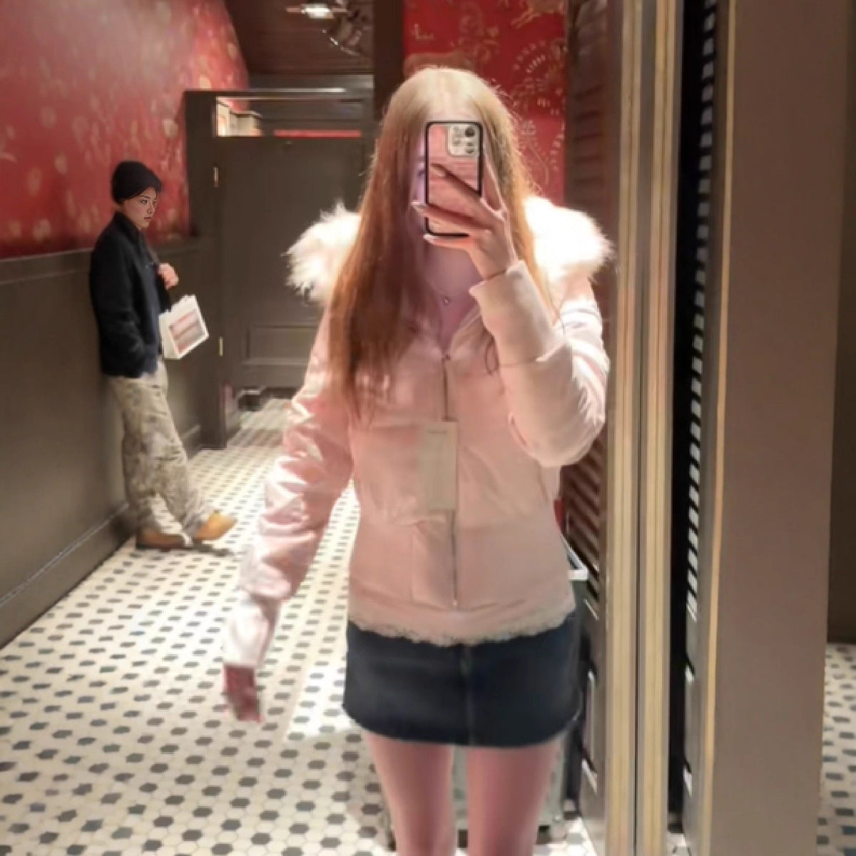 Doudoune femme courte matelassée à capuche et col montant 6