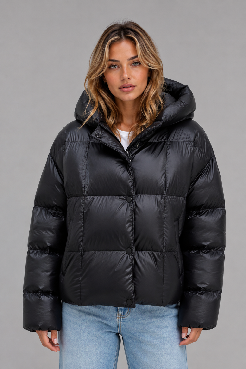 Doudoune femme courte oversize à capuche et col montant 1