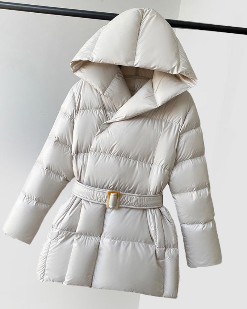 Doudoune femme mi-longue à capuche et ceinture 1