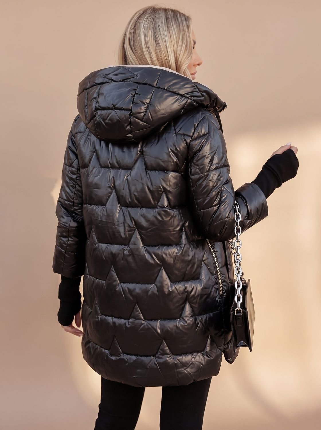 Doudoune femme mi-longue brillante à capuche ajustable 7
