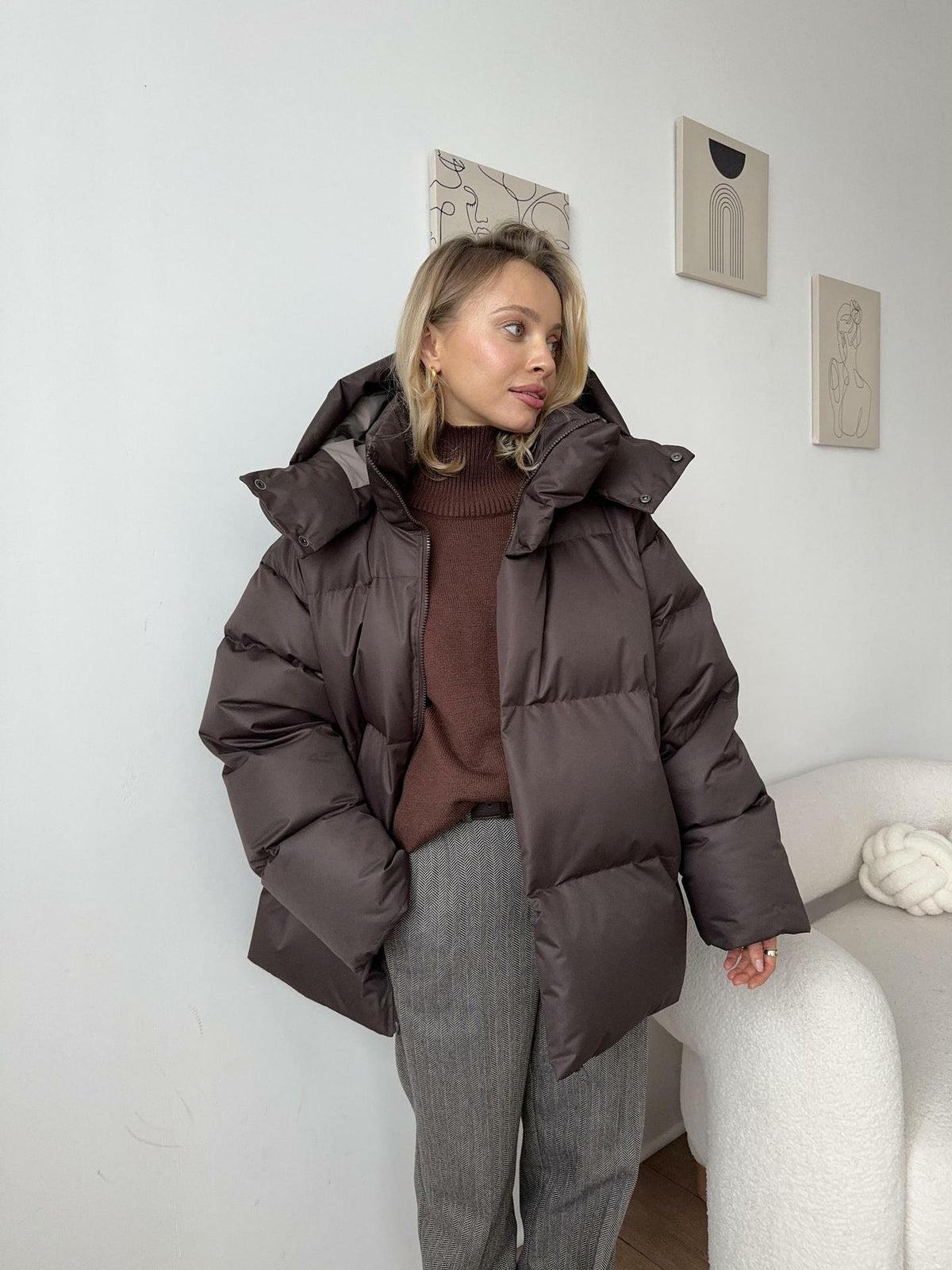 Doudoune oversized femme à capuche, col montant et poches 2