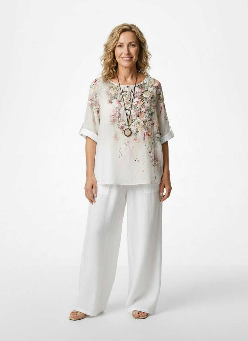 Full body view of the model wearing Ensemble d'été deux pièces à coupe confortable femme