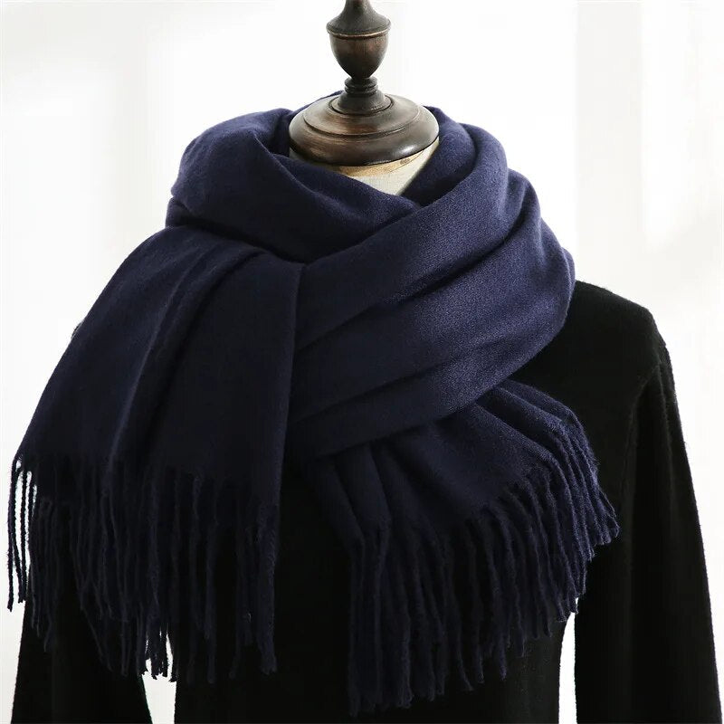 Écharpe à pompons douce femme 2