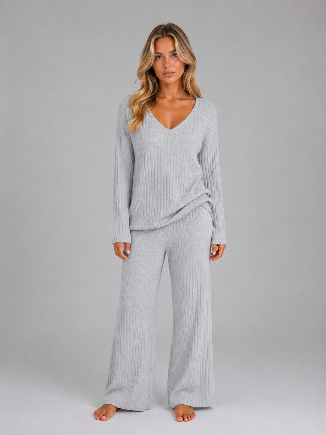 Ensemble femme en maille côtelée pull col V et pantalon large 5
