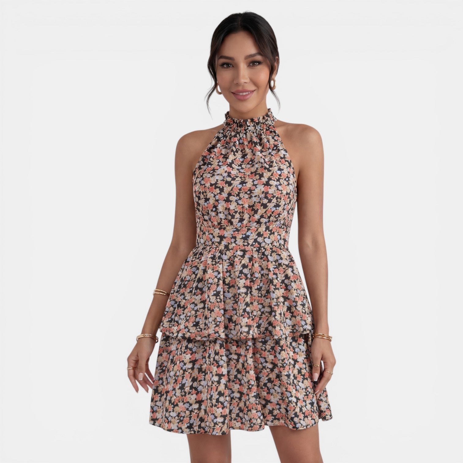 Robe courte bohème fleurie à col halter et dos nu