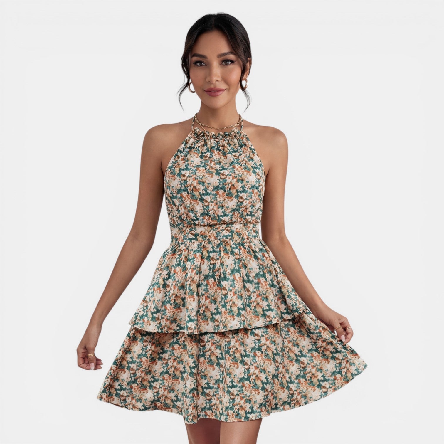 Robe courte bohème fleurie à col halter et dos nu