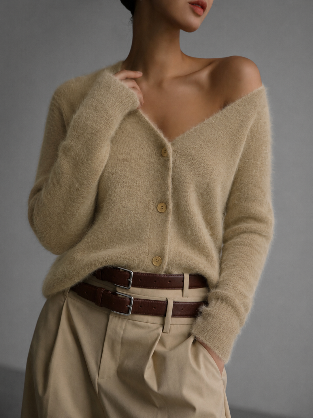 Gilet en maille duveteux boutonné à col V oversize 1