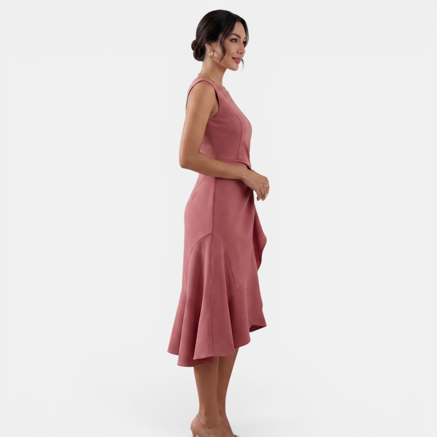 Robe midi ajustée sans manches à col rond avec fente latérale