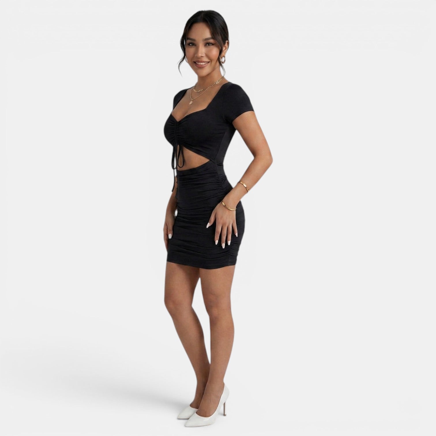 Robe courte moulante élégante d'été