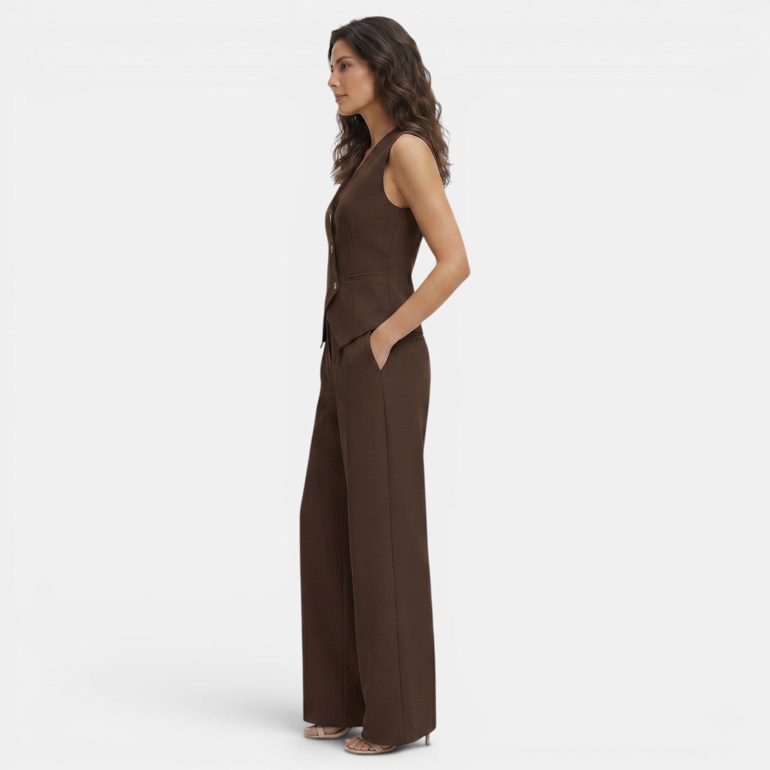 Ensemble femme gilet et pantalon, tenue chic et moderne