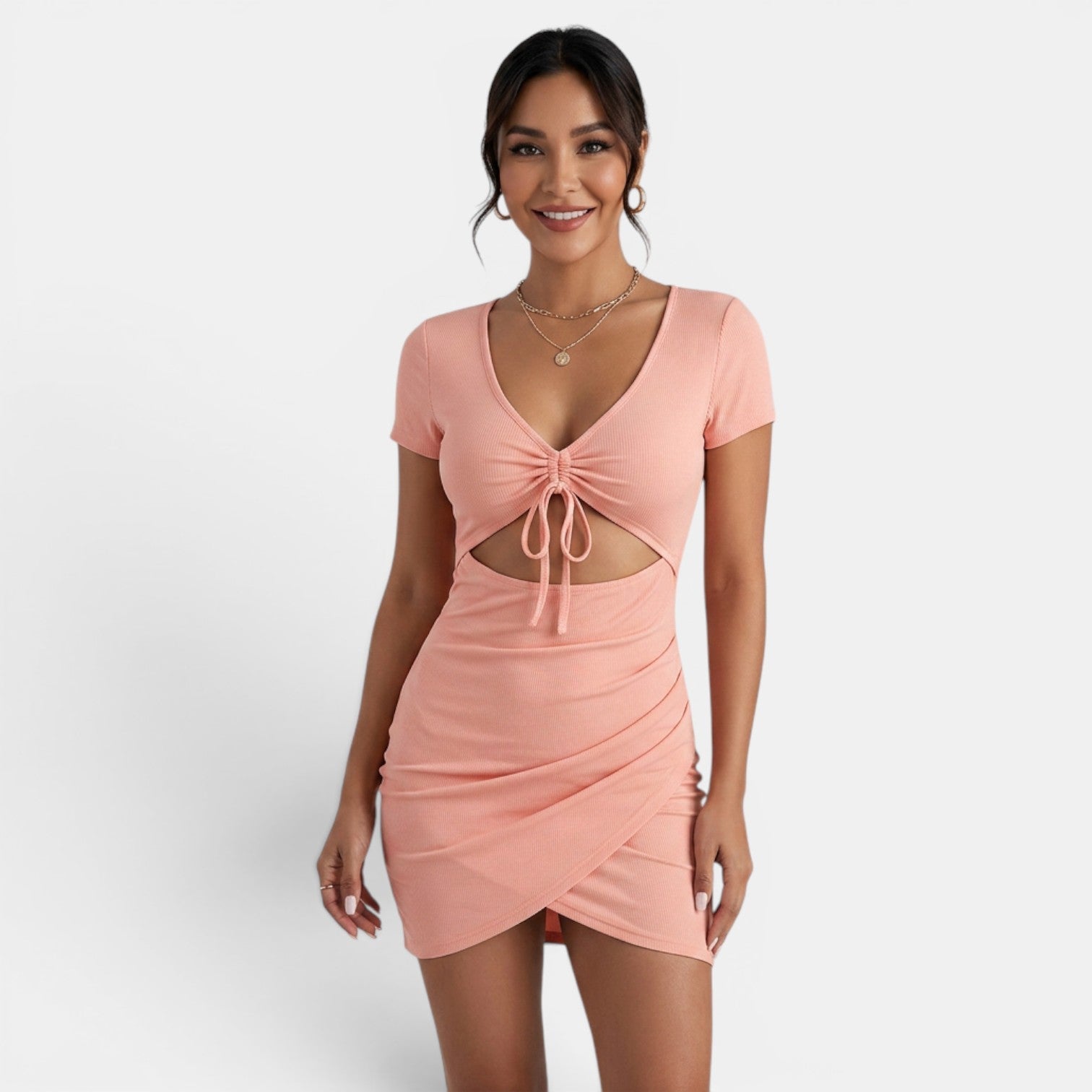 Robe courte moulante élégante d'été