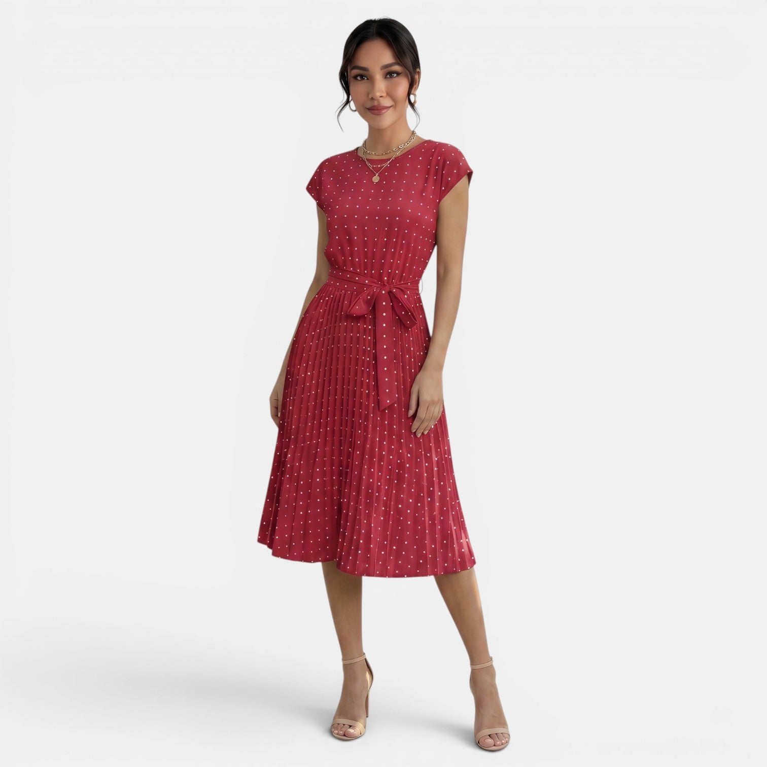 Robe midi à pois plissée à manches courtes