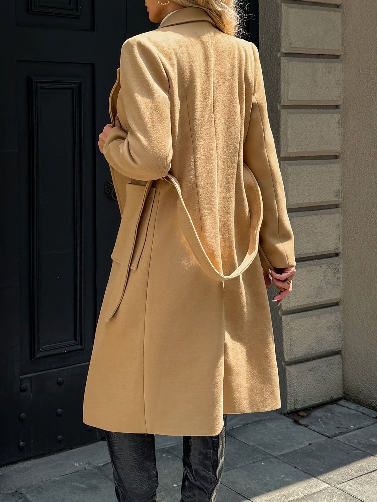 Manteau long femme en laine ceinturé à col cranté et poches plaquées 6