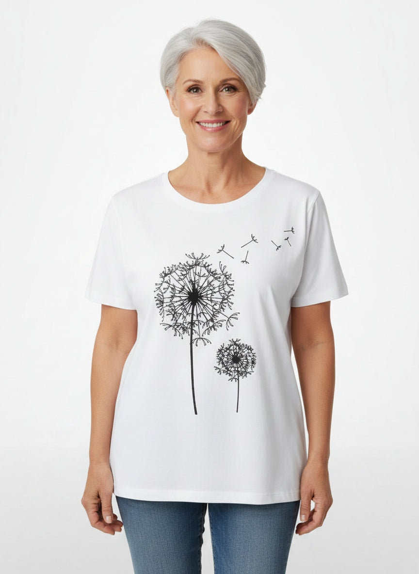 Full body view of the model wearing T-shirt d'été à col rond et manches courtes femme