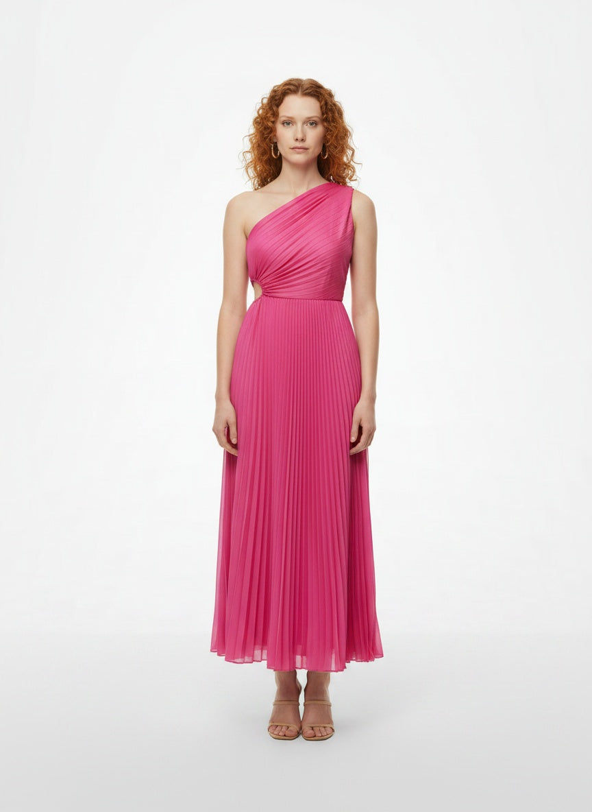 Full body view of the model wearing Robe midi asymétrique à une épaule et plis femme
