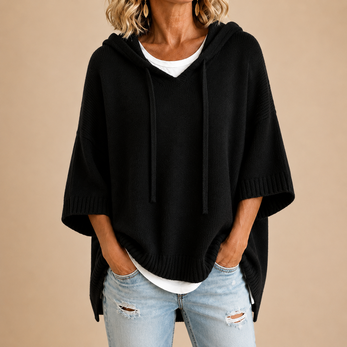 Pull à capuche femme ample à manches 3/4 et cordon de serrage 1