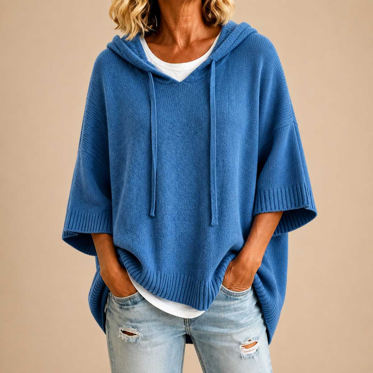 Pull à capuche femme ample à manches 3/4 et cordon de serrage 2