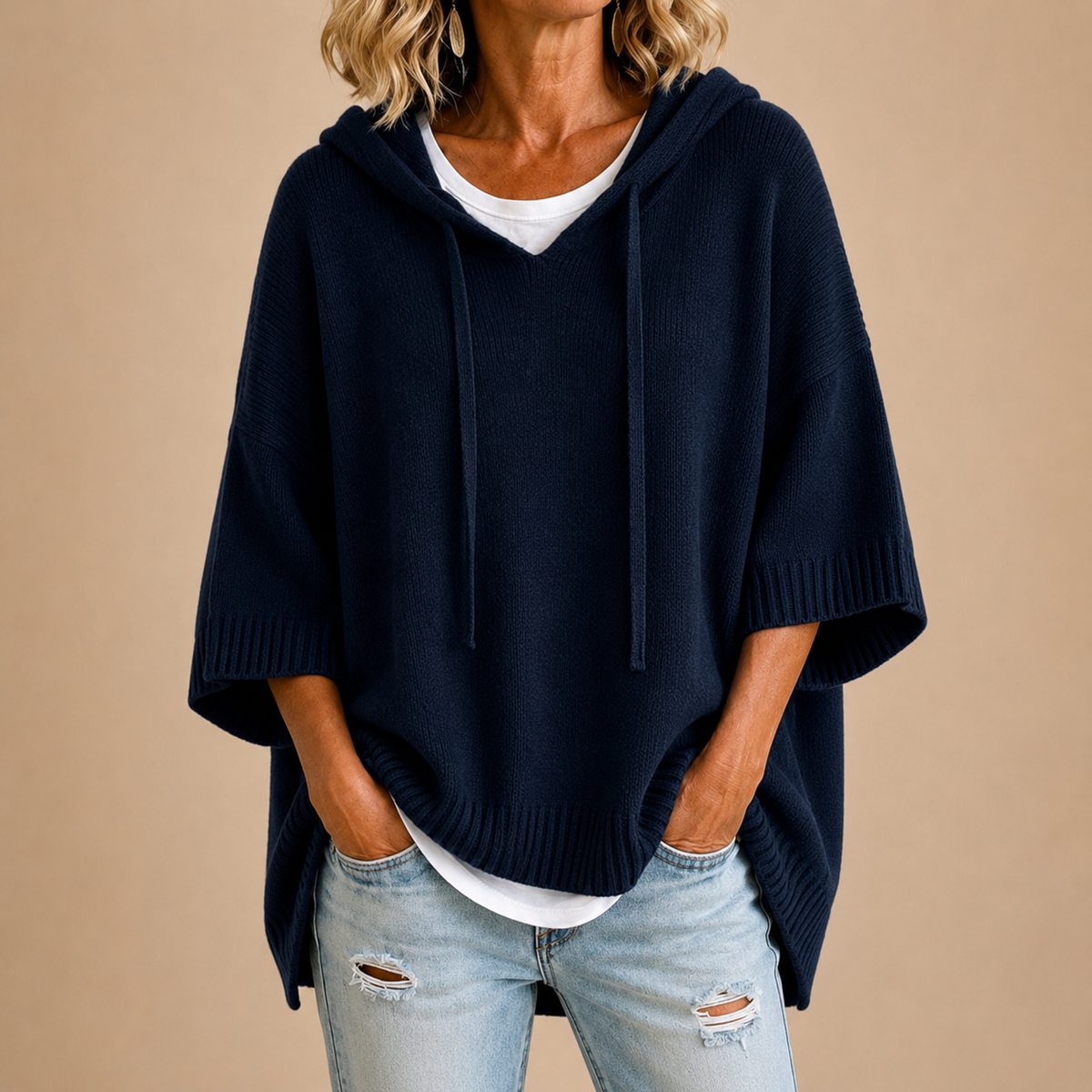 Pull à capuche femme ample à manches 3/4 et cordon de serrage 7