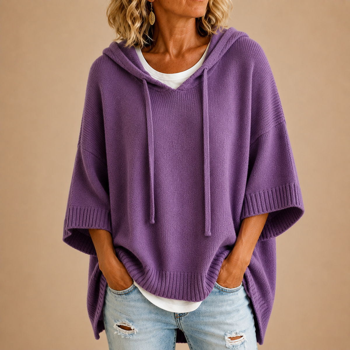 Pull à capuche femme ample à manches 3/4 et cordon de serrage 9