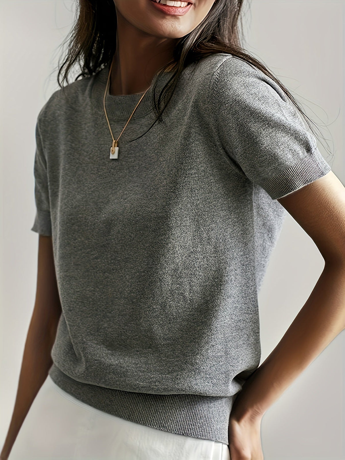 Pull fin à manches courtes col rond femme 4