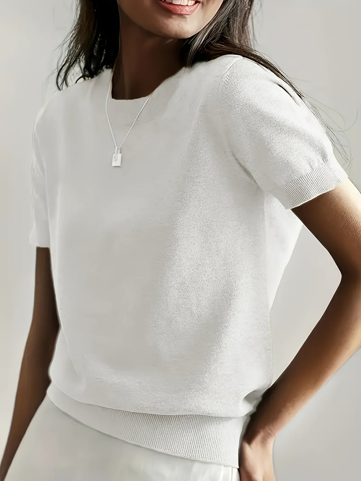 Pull fin à manches courtes col rond femme 5