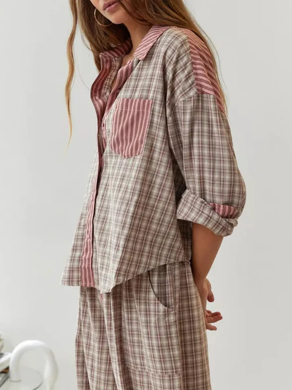 Pyjama femme deux pièces à carreaux chemise boutonnée et pantalon long 1