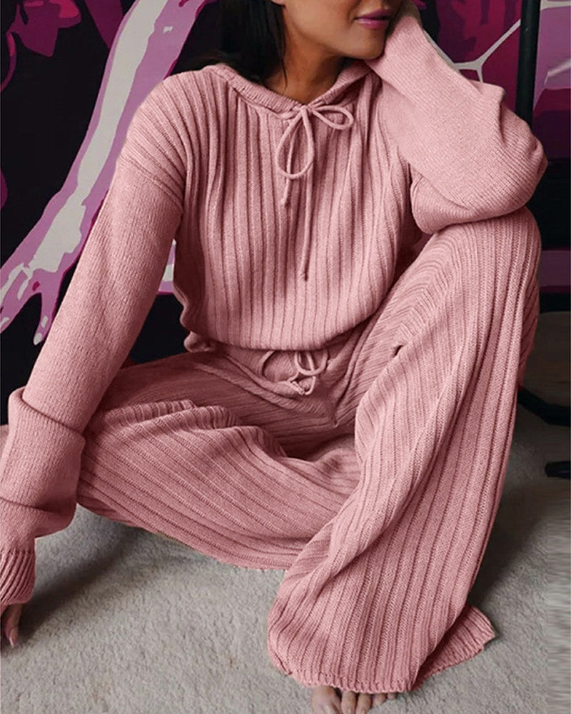 Pyjama femme deux pièces en maille côtelée à capuche et pantalon large 1