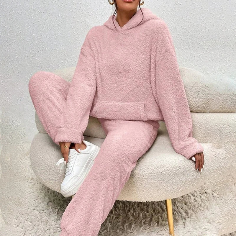 Pyjama femme deux pièces en polaire à capuche et pantalon ample 5