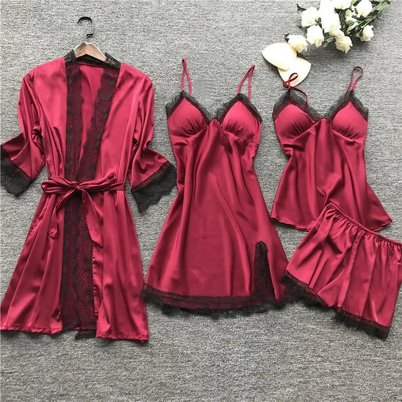 Pyjama femme en satin et dentelle à fines bretelles avec peignoir 3