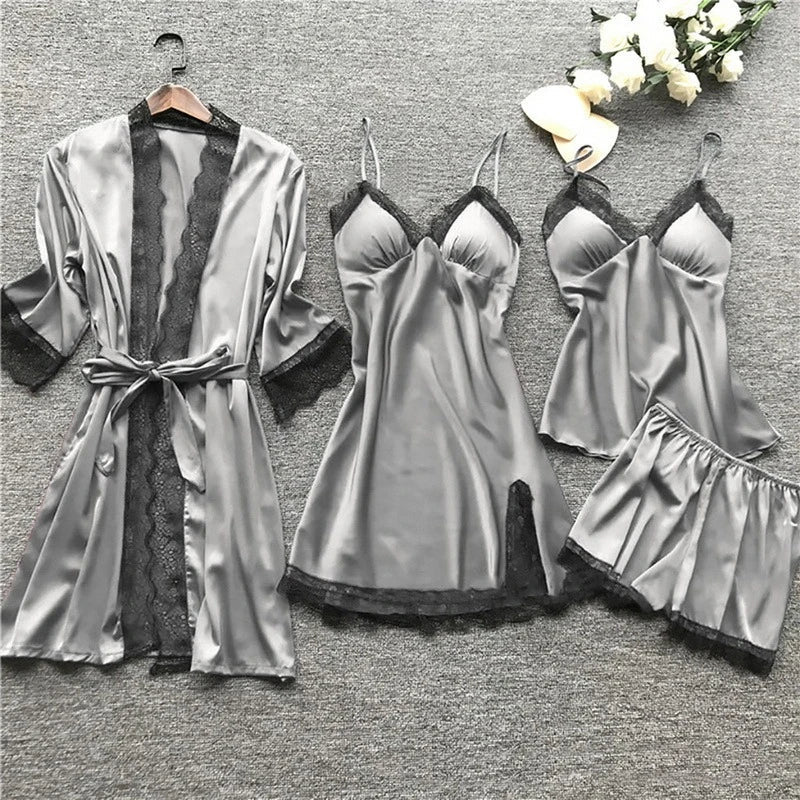 Pyjama femme en satin et dentelle à fines bretelles avec peignoir 4