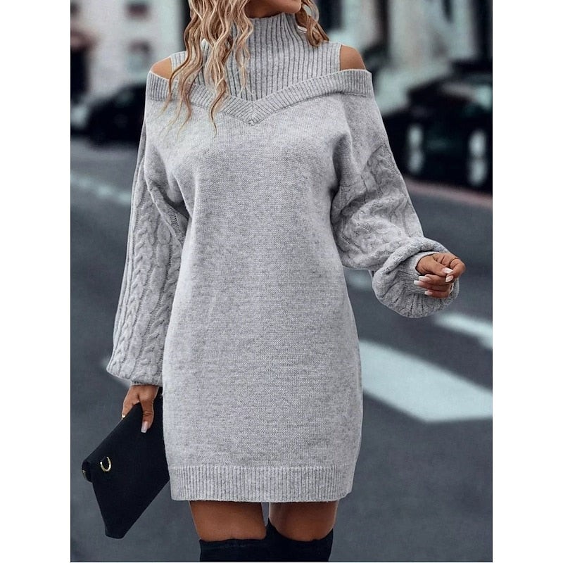 Robe pull courte à col roulé et épaules dénudées 11