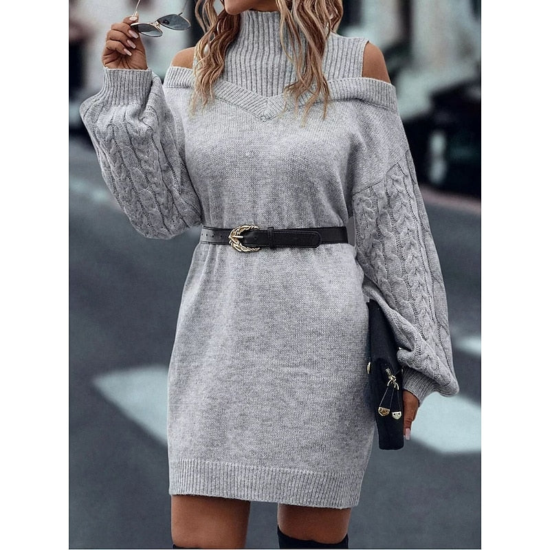 Robe pull courte à col roulé et épaules dénudées 12
